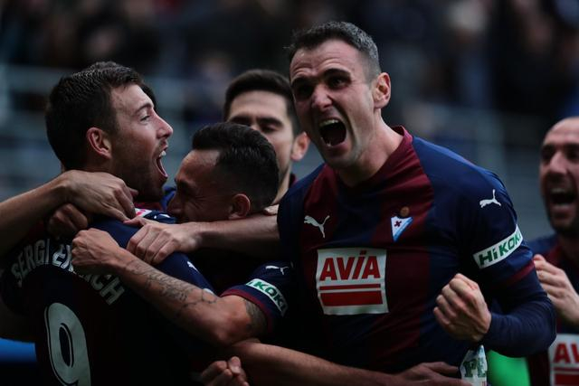 娱乐新体验-埃瓦尔主场不敌瓦伦西亚，遗憾失利的简单介绍