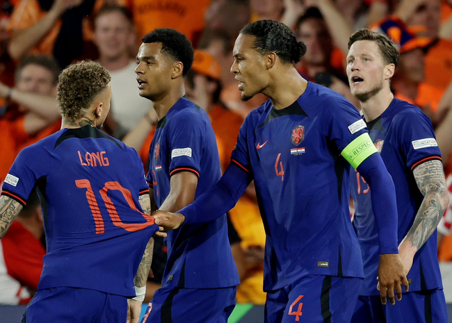 娱乐活动-森德弗登新援融入球队，展现出色战术理念的简单介绍