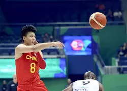 江苏男篮在主场对战福建队，志在取胜